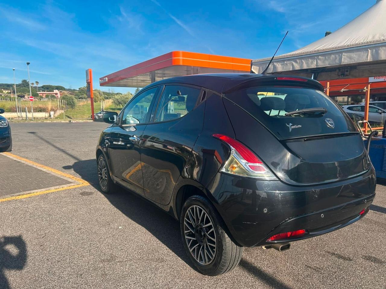 Lancia Ypsilon 1.3 MJT 16V 80 CV 5 porte S&S Gold