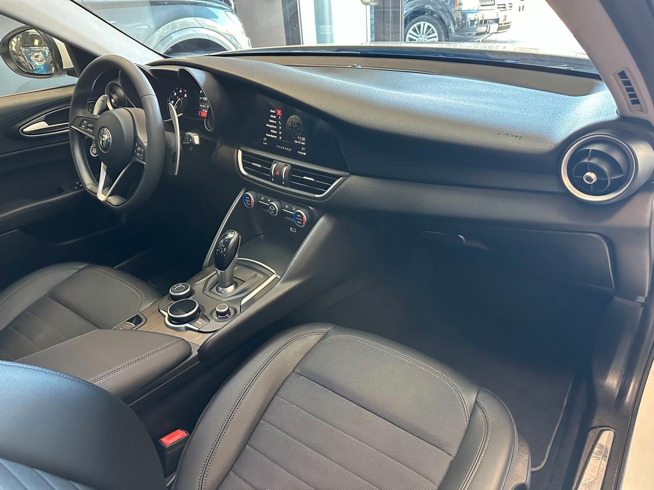 Alfa Romeo Giulia 2.2 Turbodiesel 150 CV AT8 Super PARI AL NUOVO