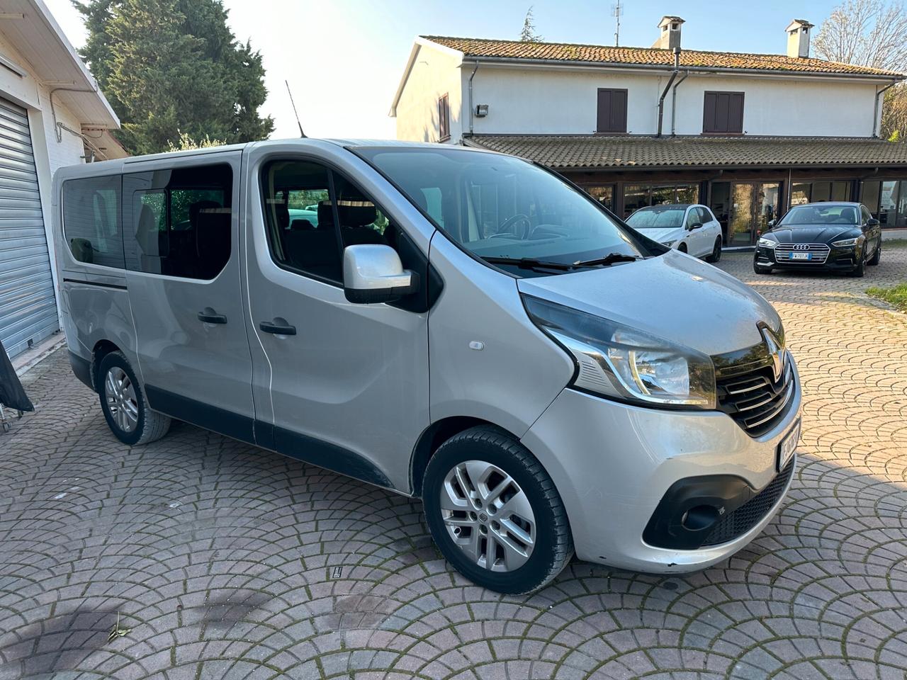 RENAULT TRAFIC 1.6 dCi 125CV 9 POSTI SOLO 112.000 KM. BELLISSIMO PERMUTABILE