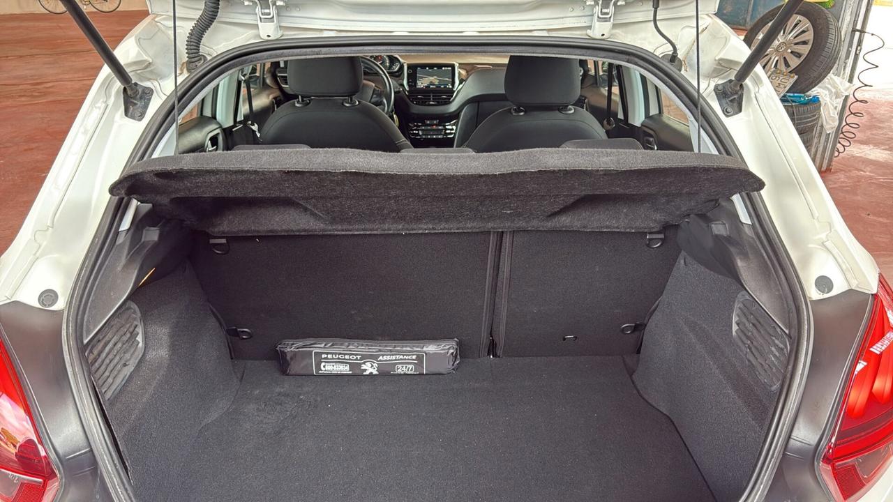 Peugeot 208 PureTech 82 5 porte Allure