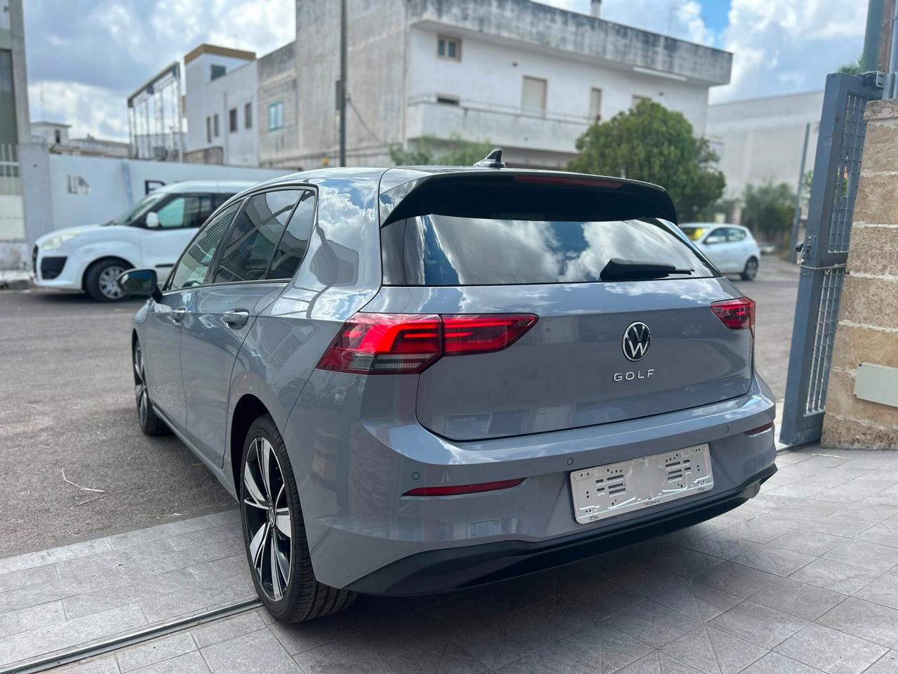 Volkswagen Golf VIII 2.0 TDI 150 CV DSG -2020 18"/LED