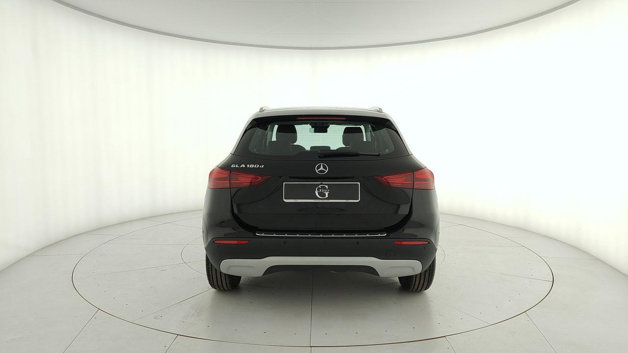 Mercedes-Benz GLA 180 d Advanced auto