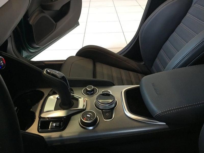 Alfa Romeo Giulia Giulia 2.2 Turbodiesel 210 CV AT8 AWD Q4 Intensa