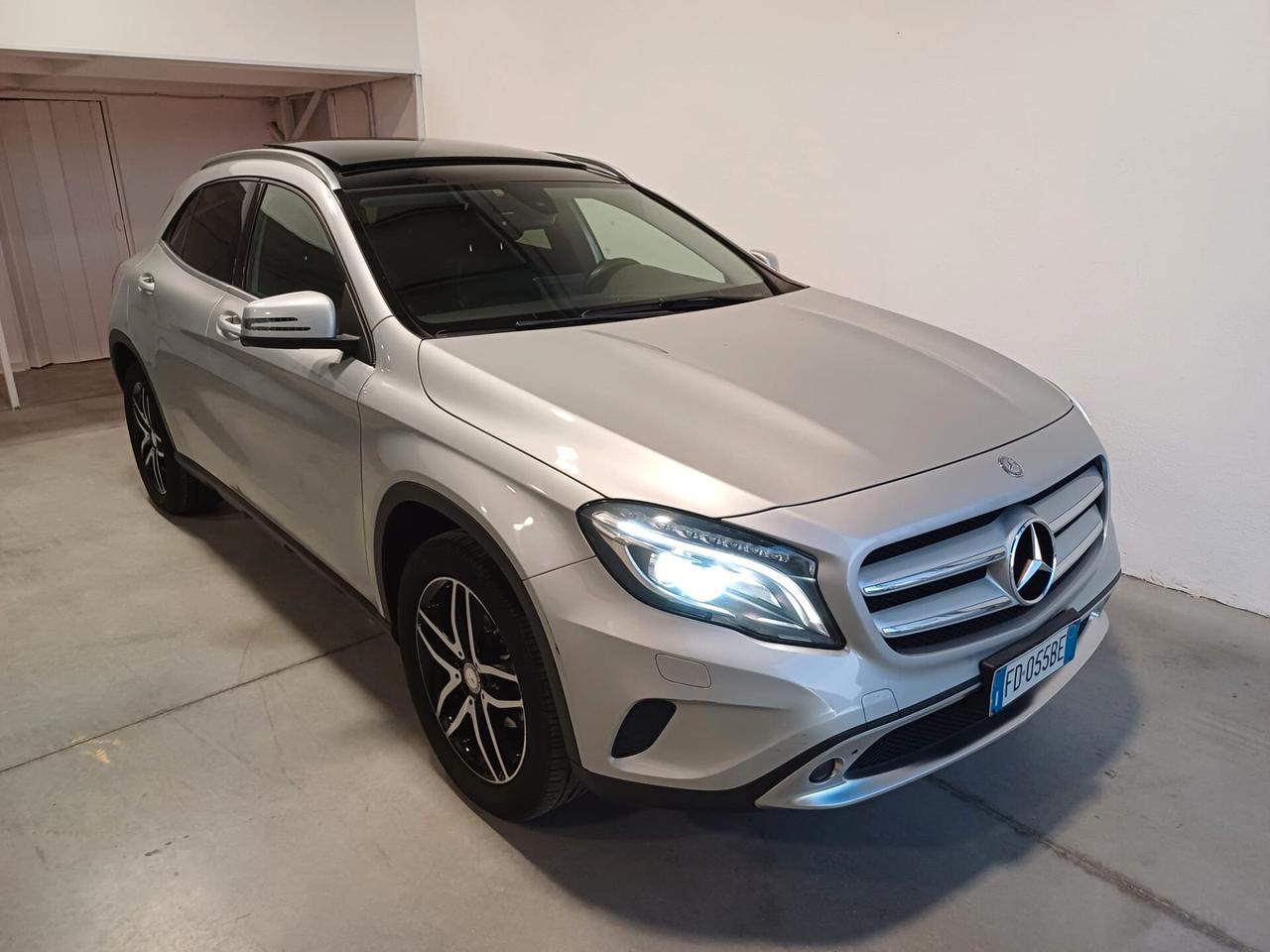 Mercedes-benz GLA 200 Aut Enduro TETTO/PELLE/HARMAN