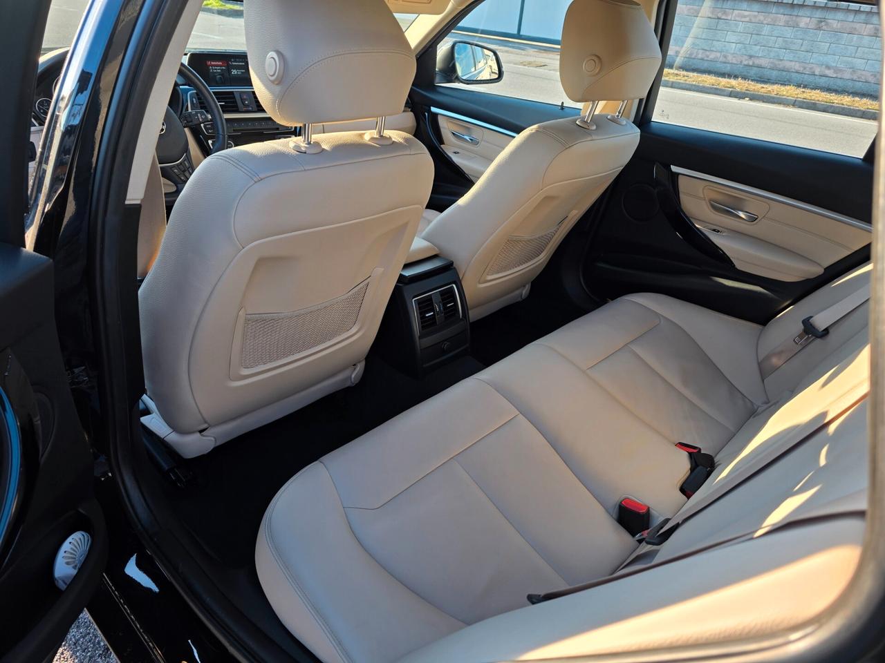 Bmw 320d Touring Luxury 190Cv