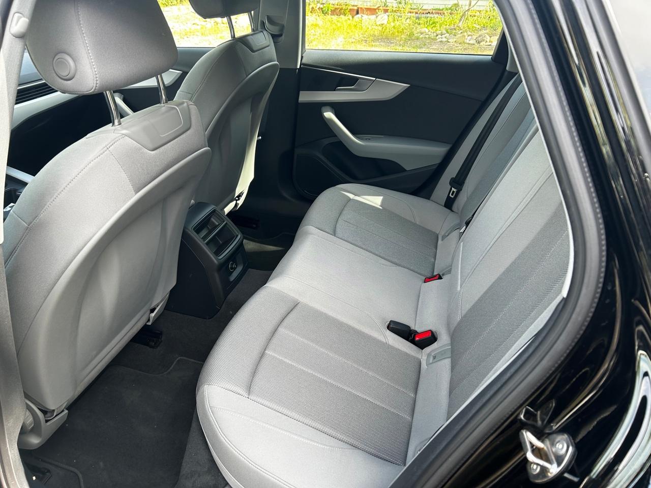 Audi A4 Avant 35 TDI/163 CV S tronic Business Advanced
