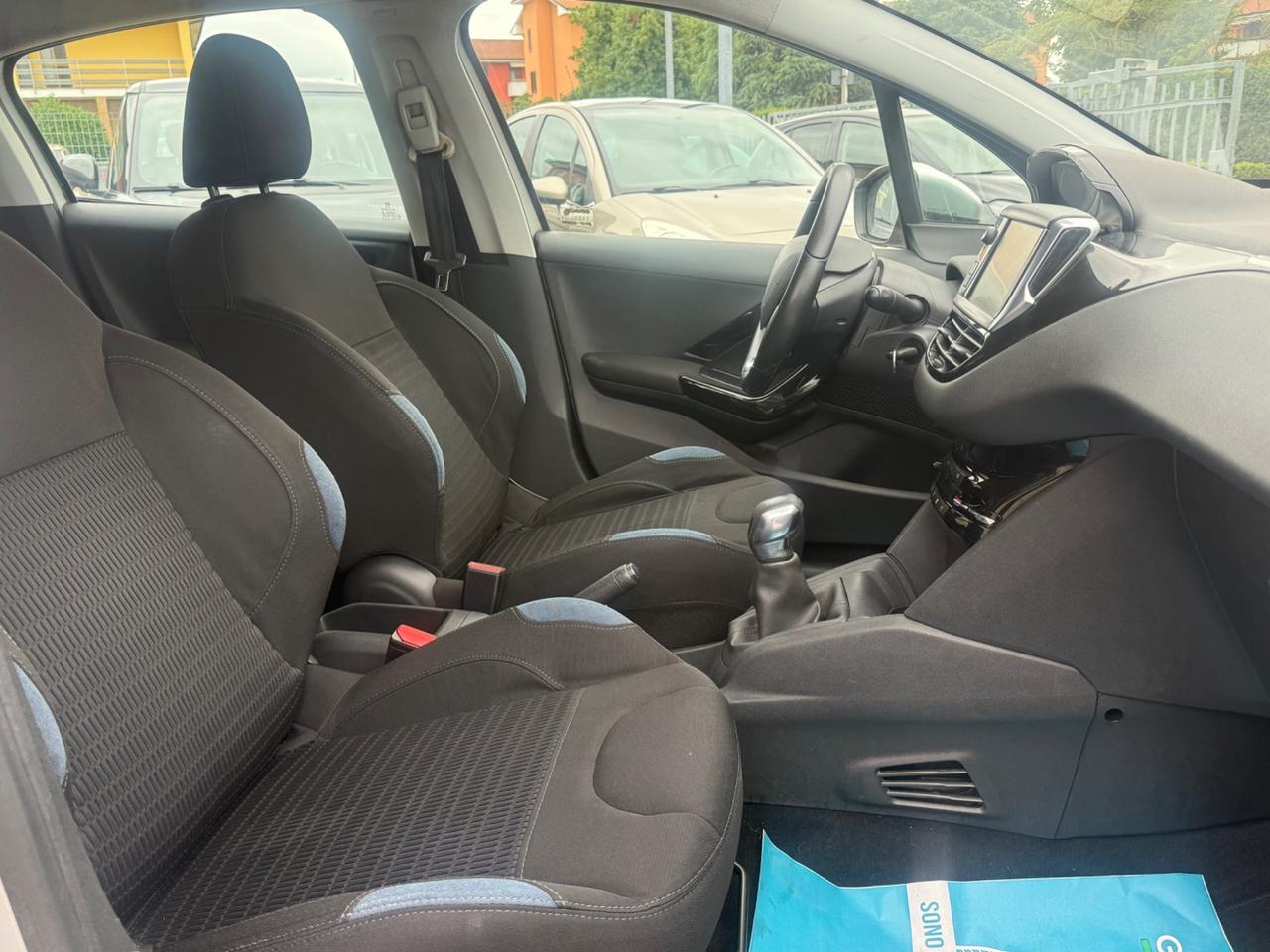 Peugeot 208 1.4 HDi 68 CV 5 porte Allure