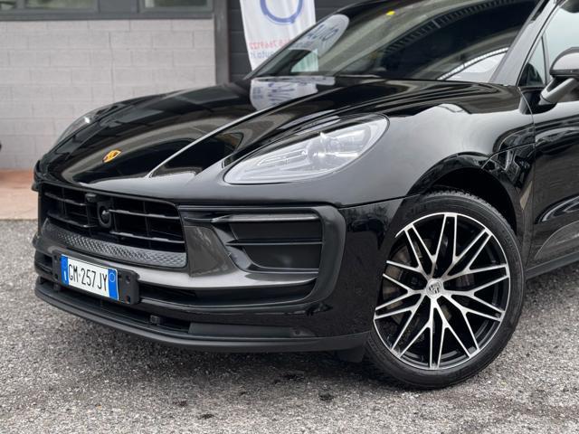 PORSCHE Macan 2.0 T Panorama Sport Chrono IVA Esposta