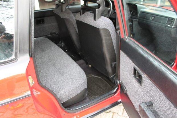 VOLVO 240 2.0 cat Station Wagon Polar