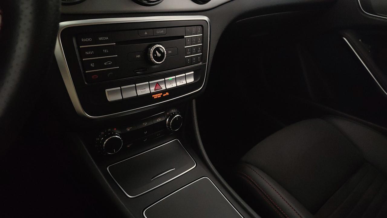 Mercedes-Benz CLA Shooting Brake 200 d Premium 4matic auto FL