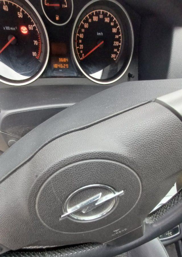 OPEL Astra 1.6 16V Easytronic GPL