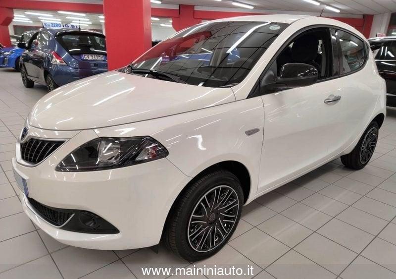 Lancia Ypsilon 1.0 Hybrid 70cv 5P Platino + Car Play m