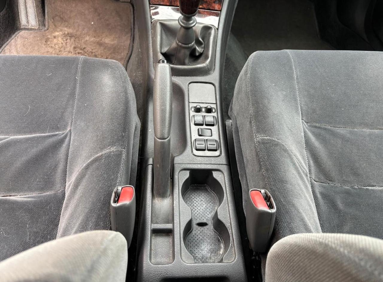 Volvo V40 1.6 16V cat