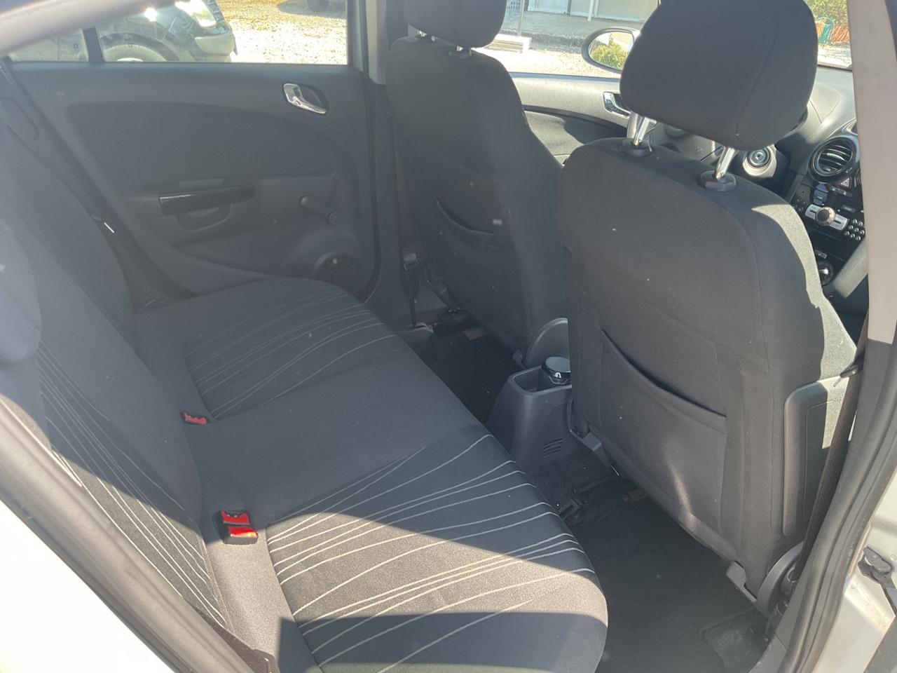 Opel Corsa 1.2 5 porte Cosmo