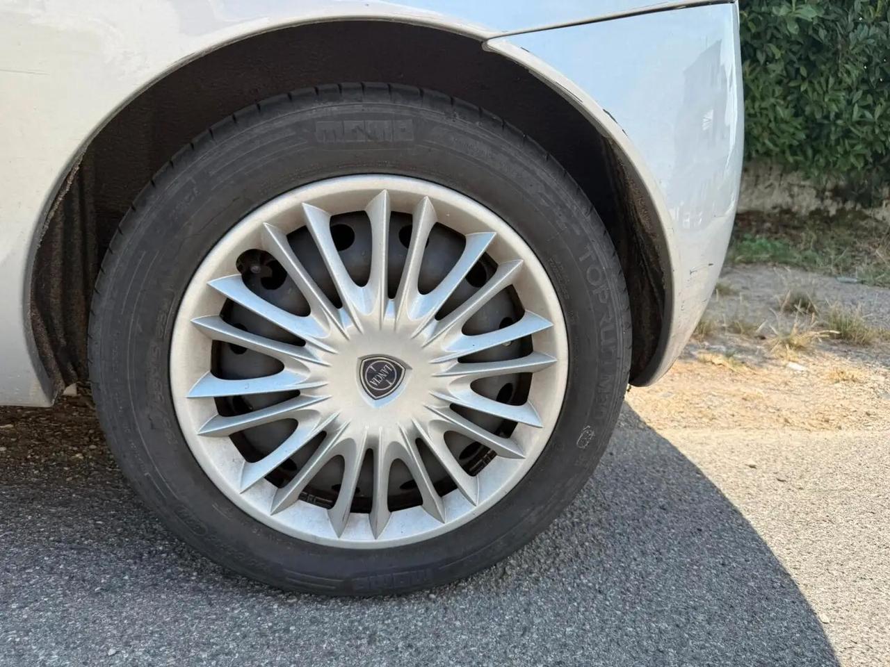 Lancia Ypsilon 1.4 Argento