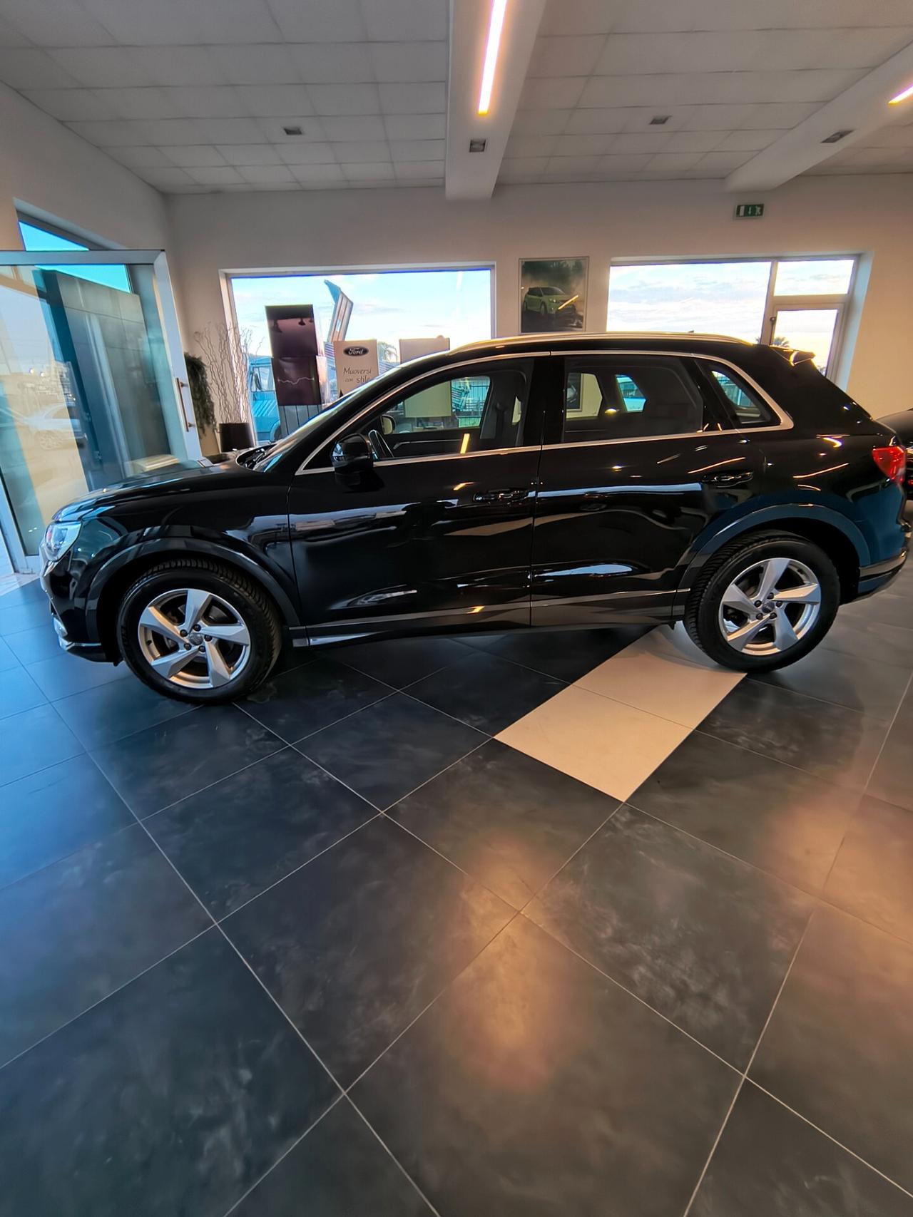 Audi Q3 35 TDI S tronic Business Advanced