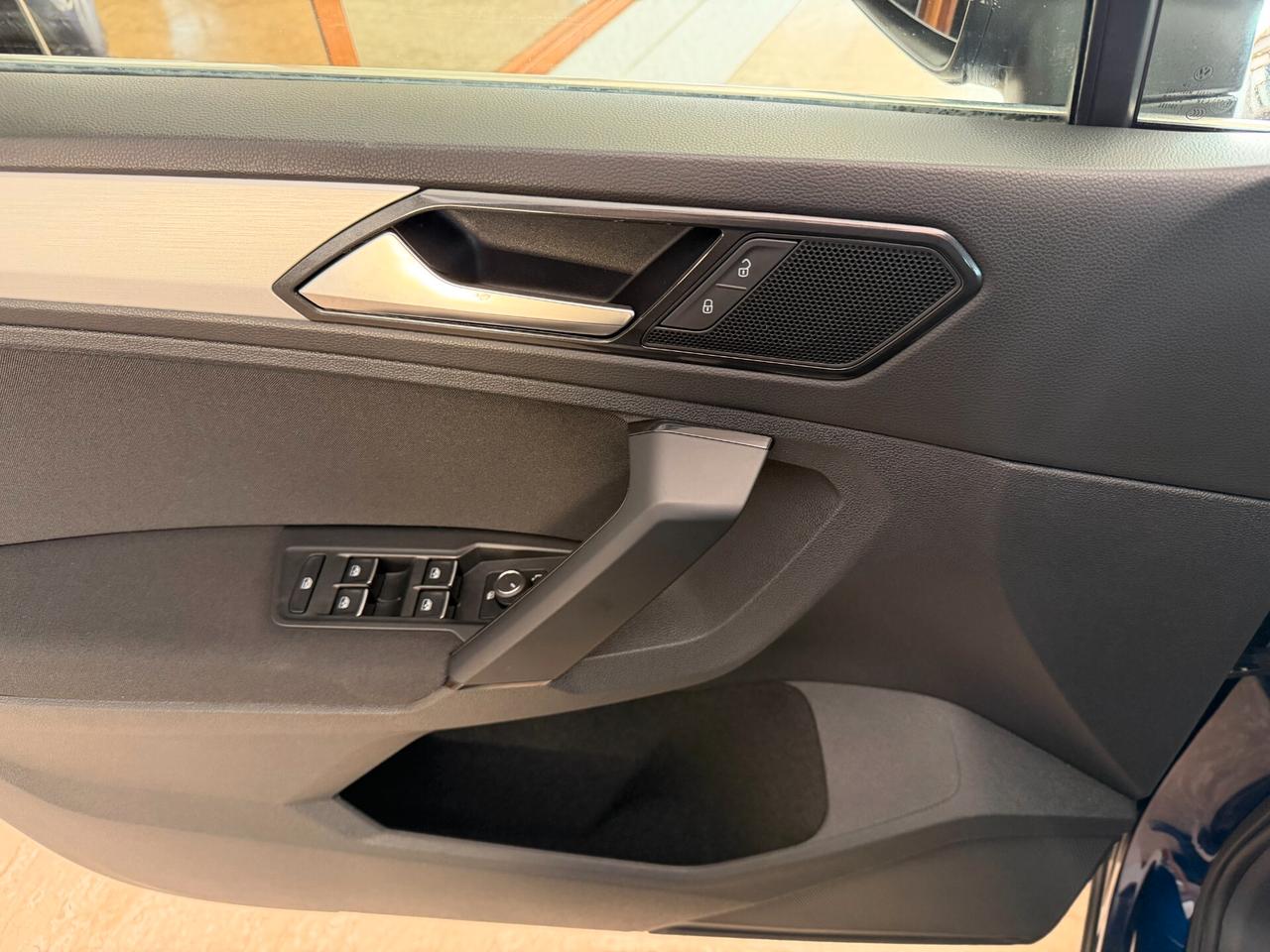 Volkswagen Tiguan 1.6 TDI 115 cv. BUSINESS (Nav)