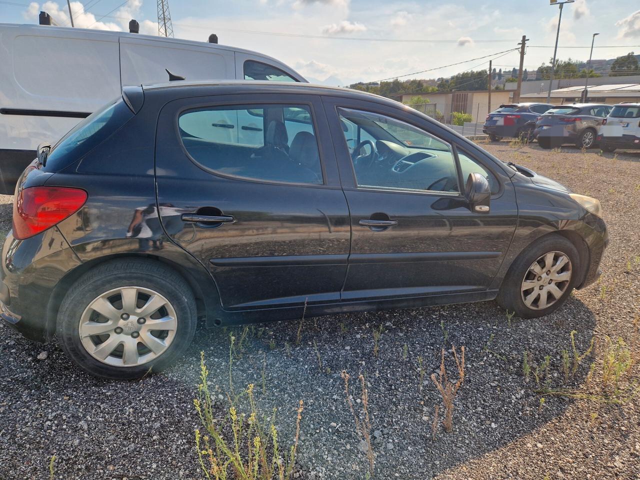 Peugeot 207 1.4 HDi 70CV 5p. ONE Line