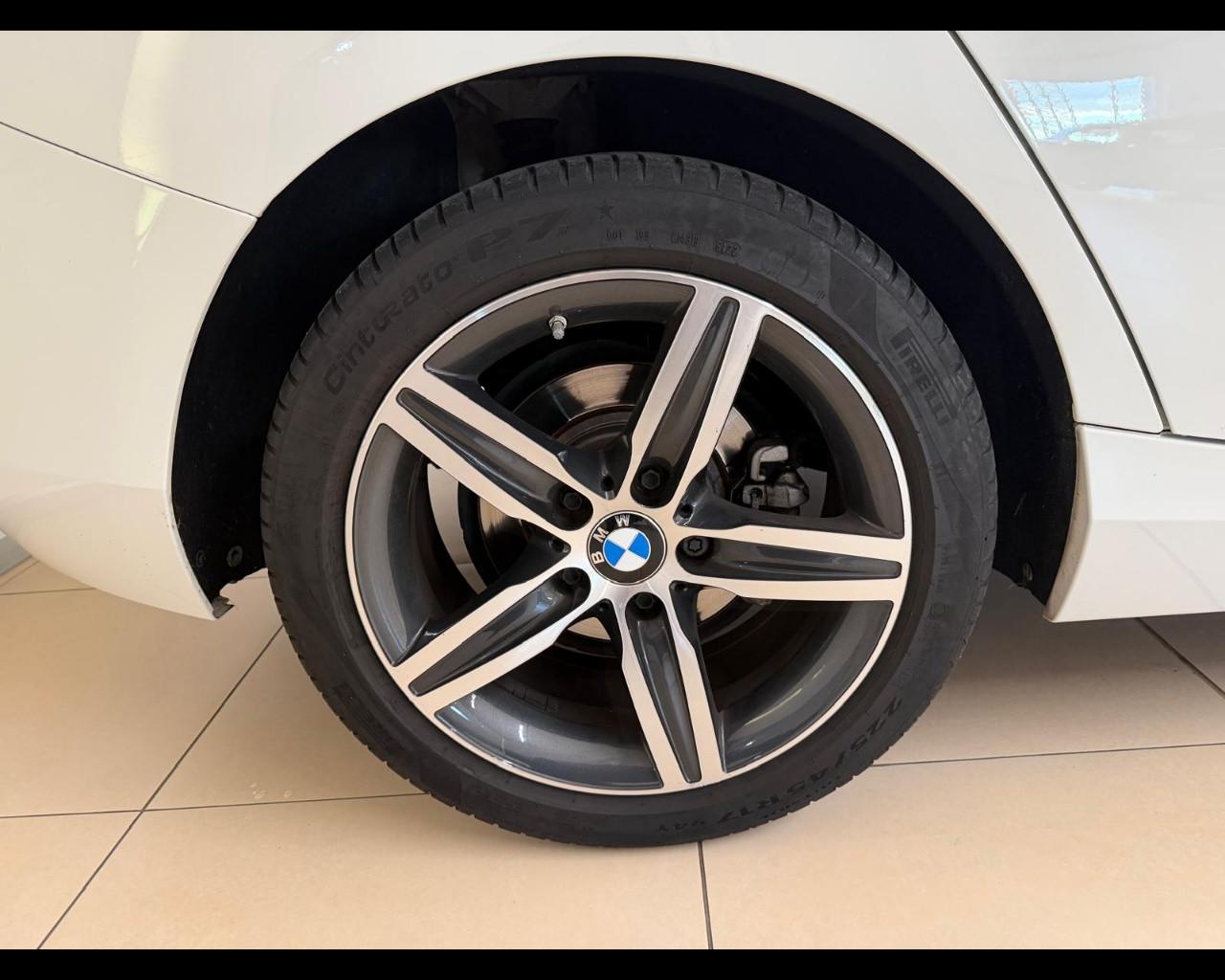 BMW Serie 1 (F20) - 116d 5p. Sport