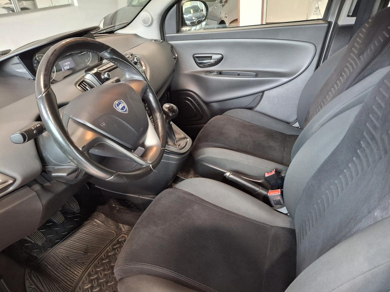 Lancia Ypsilon 1.3 mjt*NEOPATENTATI