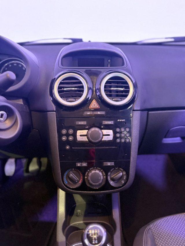 OPEL Corsa 1.2 5 P. Cosmo