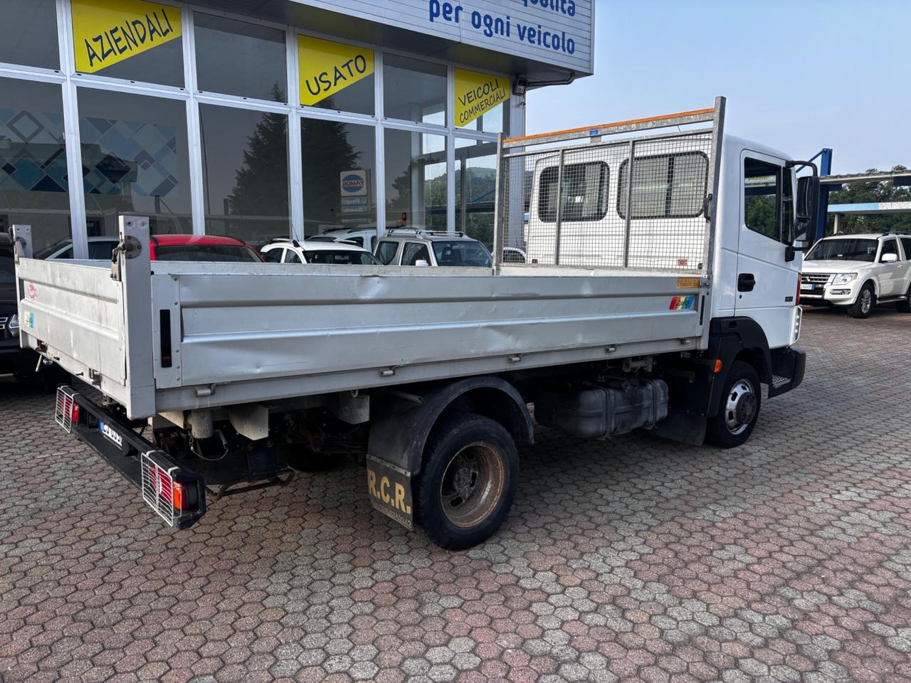 Nissan Atleon 35 ribaltabile trilaterale
