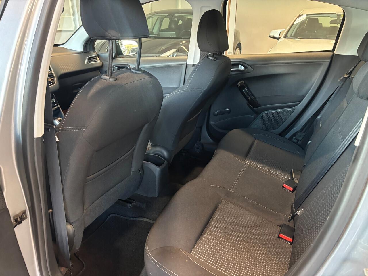 Peugeot 208 5p 1.2 puretech*CINGHIA FATTA*PER NEOPATENTATI