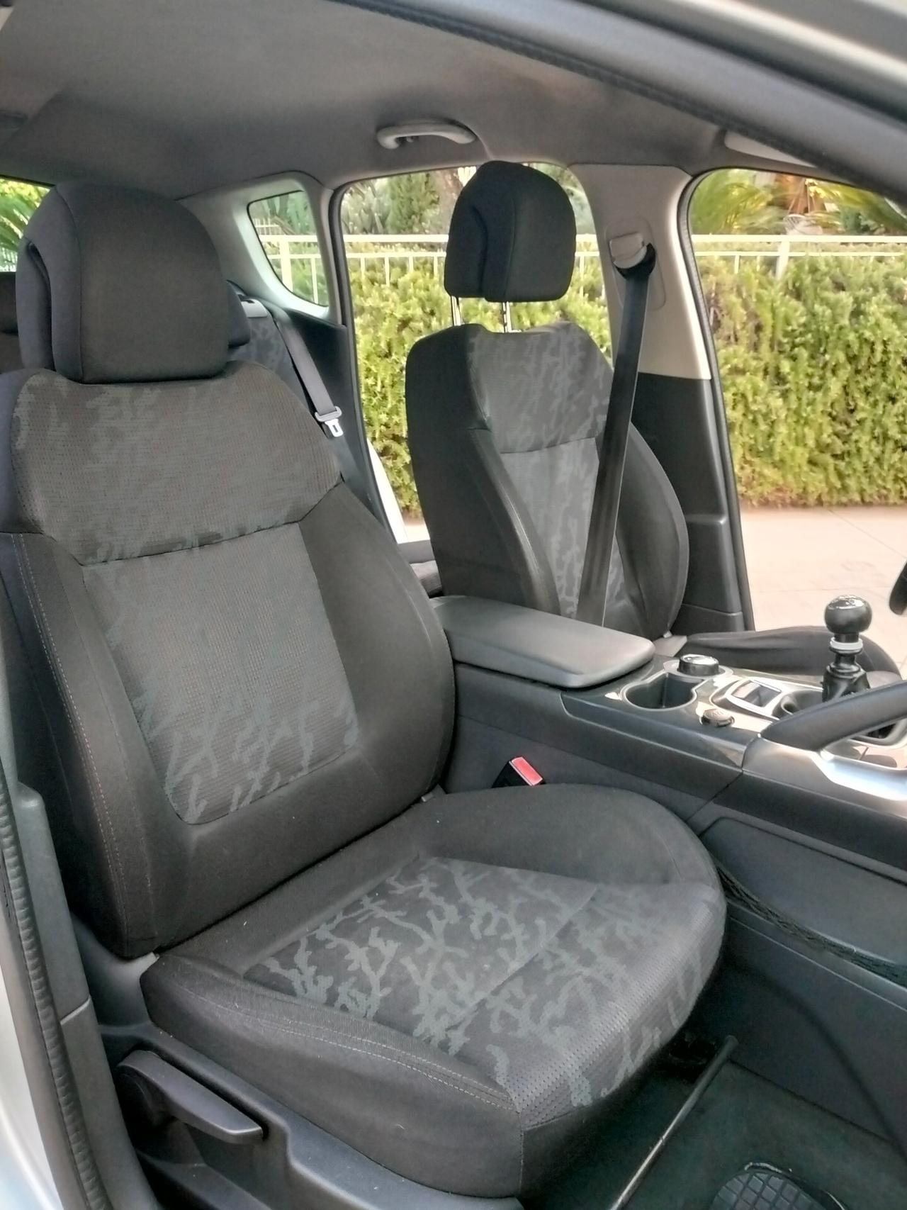 Peugeot 3008 1.6 HDi 110CV Premium