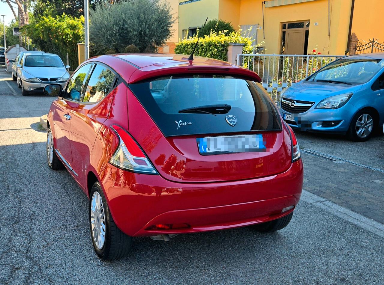 Lancia Ypsilon 1.2 69 CV 5 porte Unyca