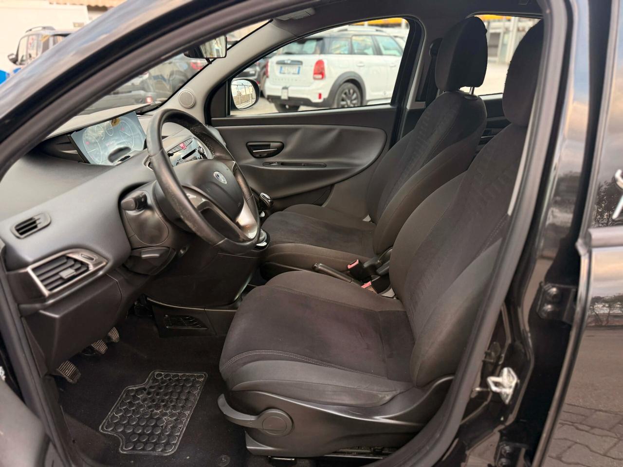 Lancia Ypsilon 1.2 69 CV 5 porte S&S Gold