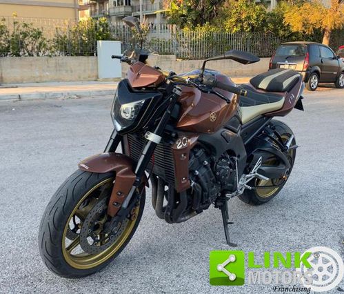 YAMAHA FZ1 .