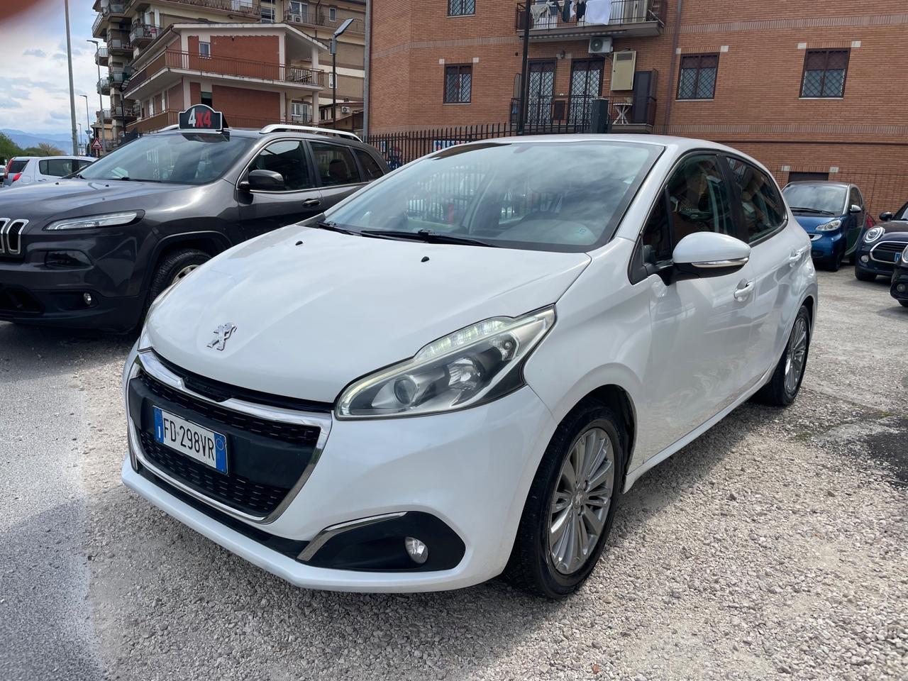 Peugeot 208 BlueHDi 75 5 porte allure POCHI KM !!eu6B!!