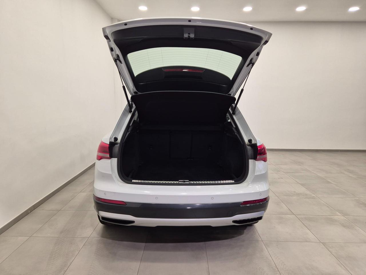 Audi Q3 35 2.0 tdi Business s-tronic - Cruise/Lim - Sens. Park.