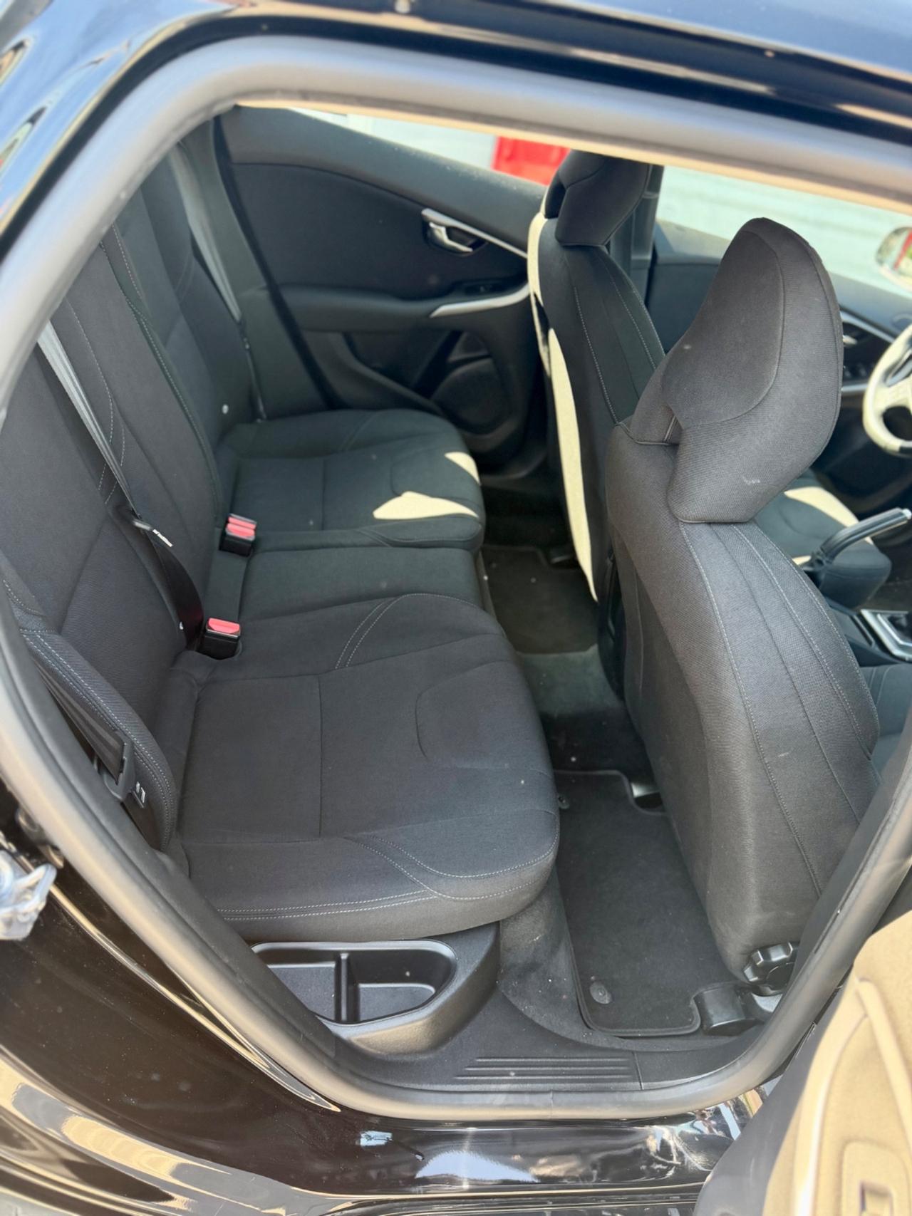 Volvo V40 D2 inscription