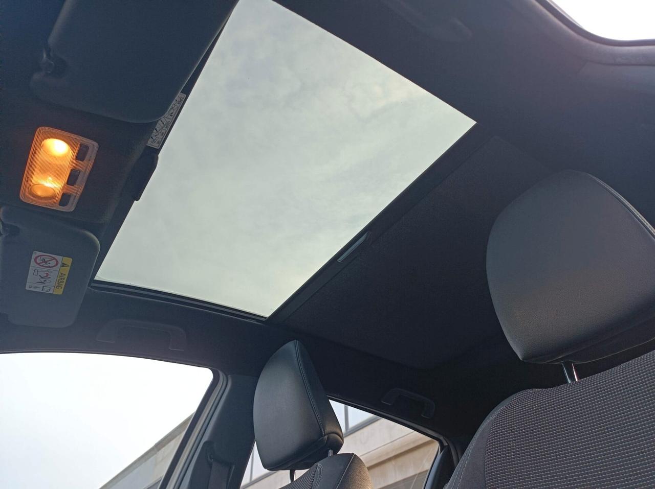 Toyota Yaris 1.5 hybrid 5 p. trend "White Edition"