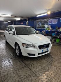 Volvo V50 D2 R-design