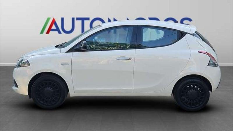 Lancia Ypsilon 1.0 FireFly Hybrid Silver