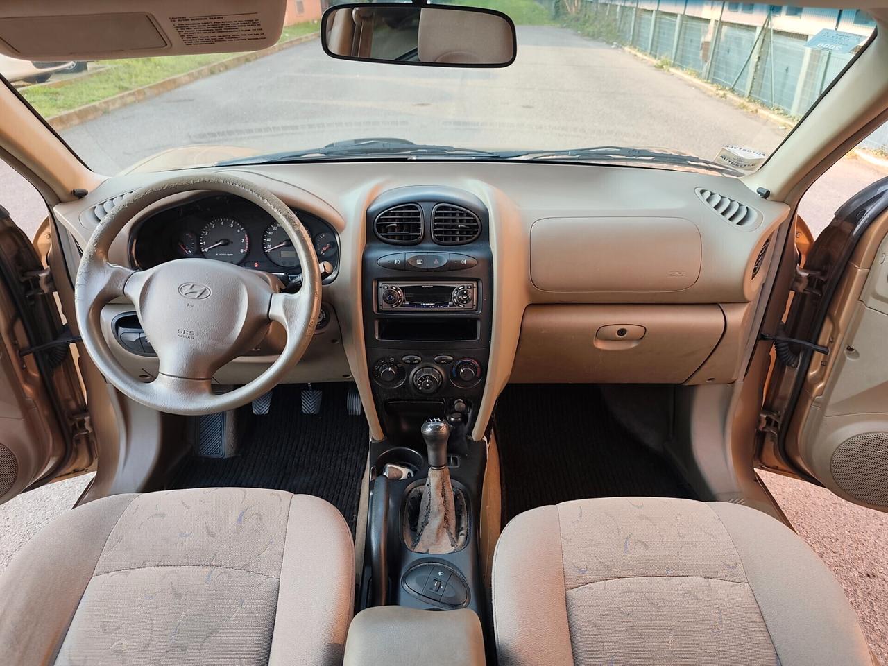 Hyundai Santa Fe 2.4i 4WD GL Plus