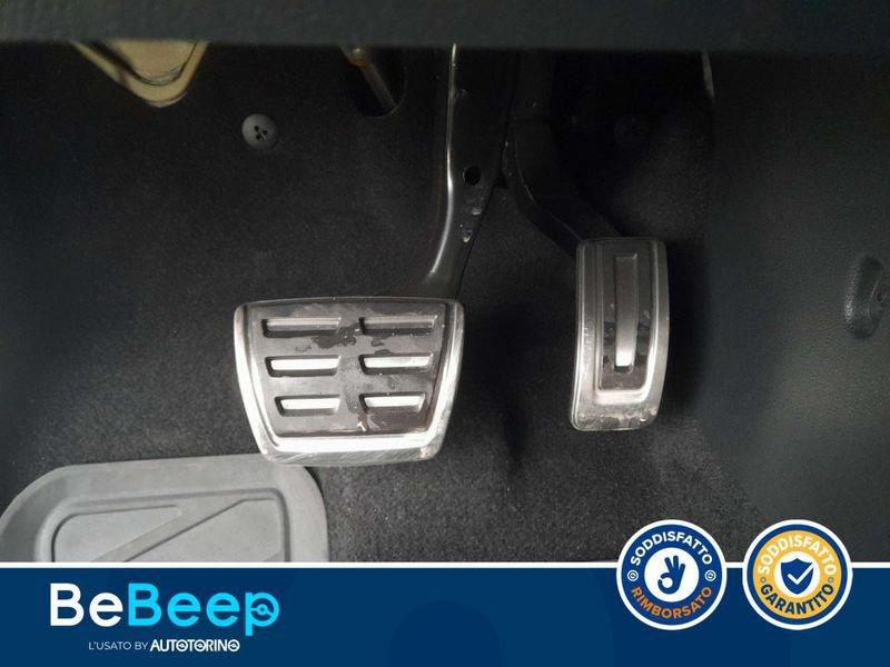 Volkswagen Golf 1.5 ETSI EVO R-LINE 150CV DSG