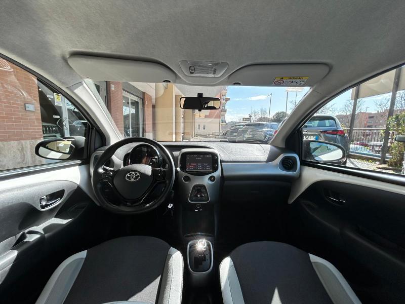 Toyota Aygo 5 Porte Aygo 5p 1.0 x-play m-mt *Promo SD 2026*