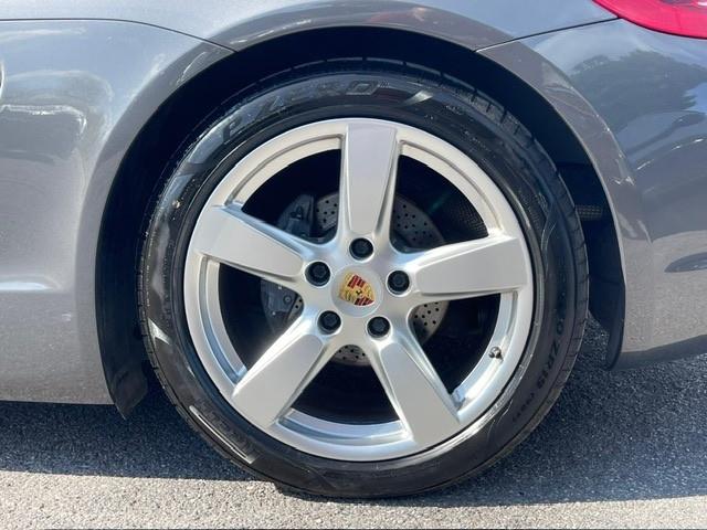 Porsche Cayman 2.7