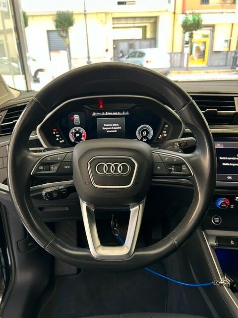 Audi Q3 35 2.0 tdi Advance Business S-tronic