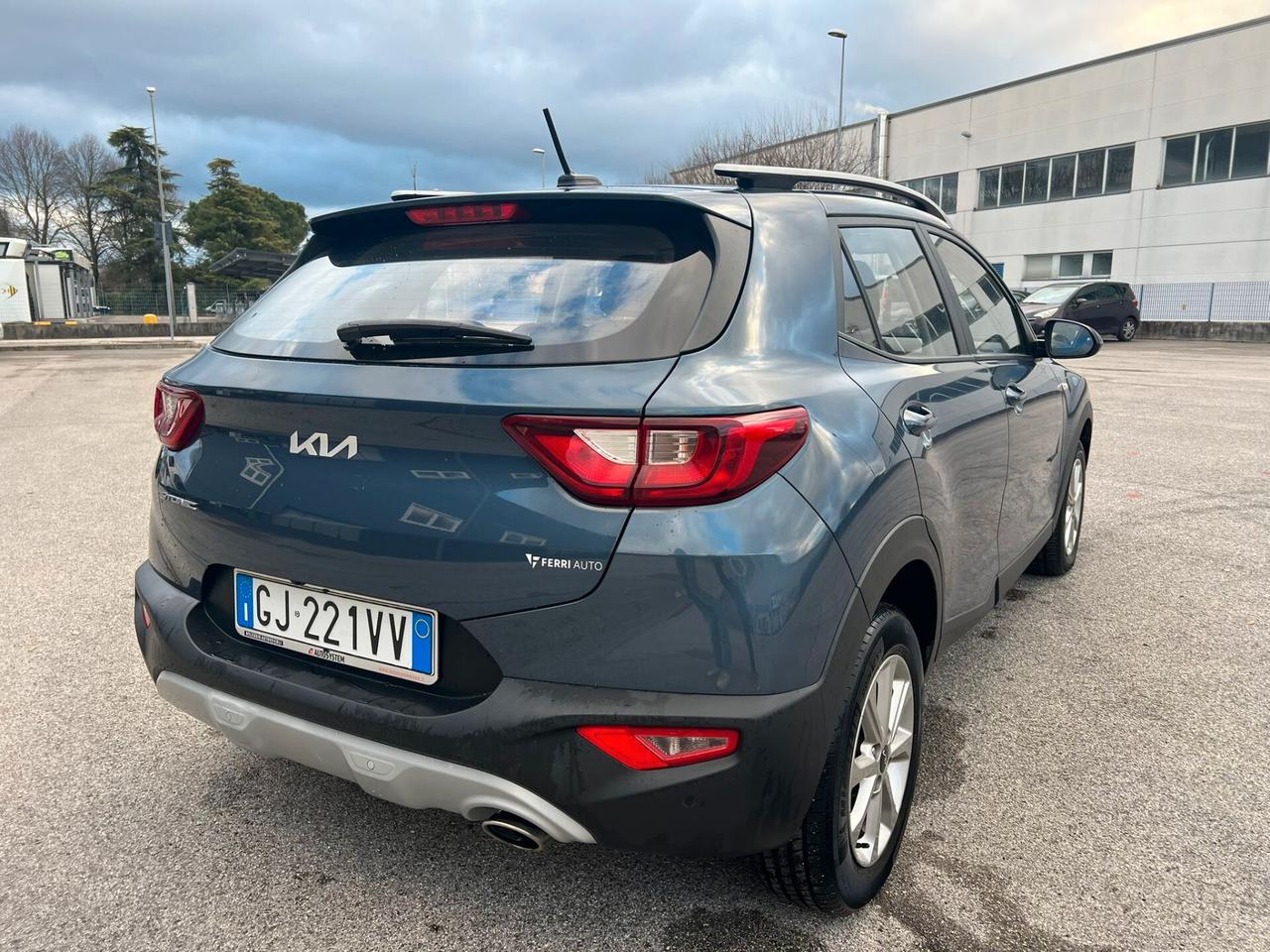 Kia Stonic 1.2 DPI Urban * 36.000 KM