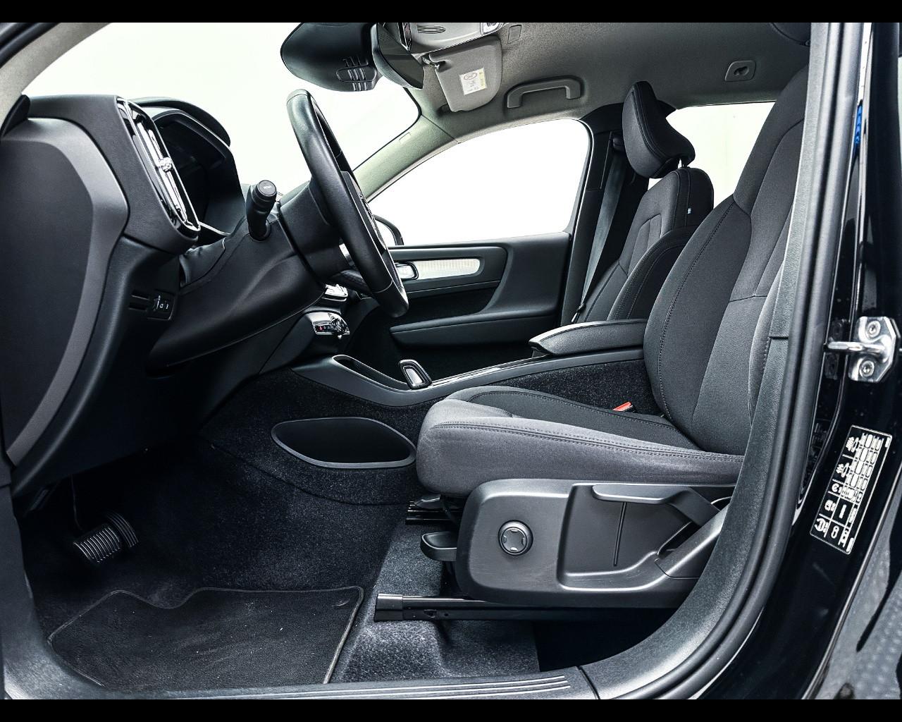 VOLVO XC40 (2017-->) - XC40 T5 Recharge Plug-in Hybrid Inscription Expression