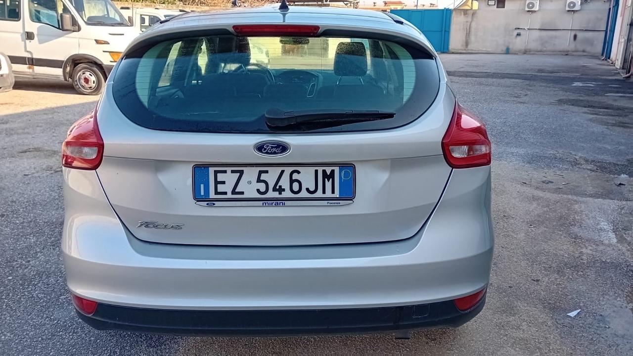 Ford focus 5P-1.6 gpl - km 86000-2015