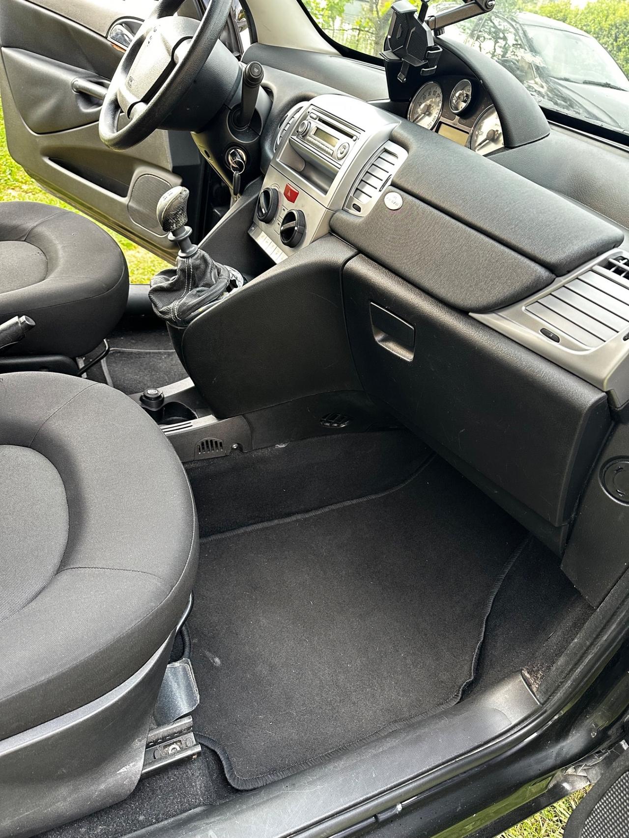 Lancia Ypsilon 1.2 69 CV Platinum 80.000km !