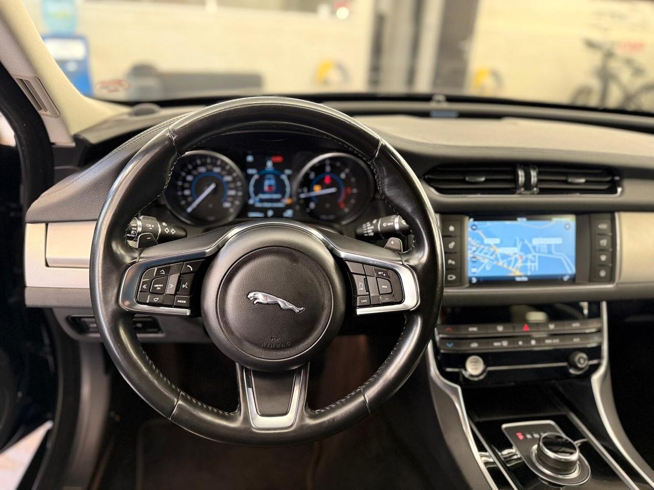 Jaguar XF 2.0 D 240 CV aut. Prestige