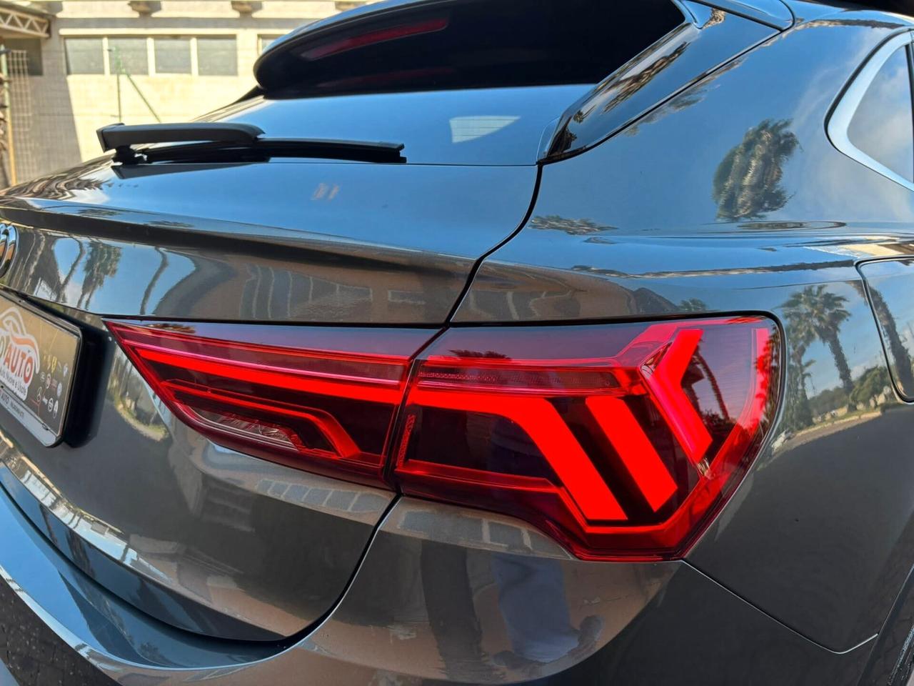 Audi Q3 35 TDI S tronic line edition//