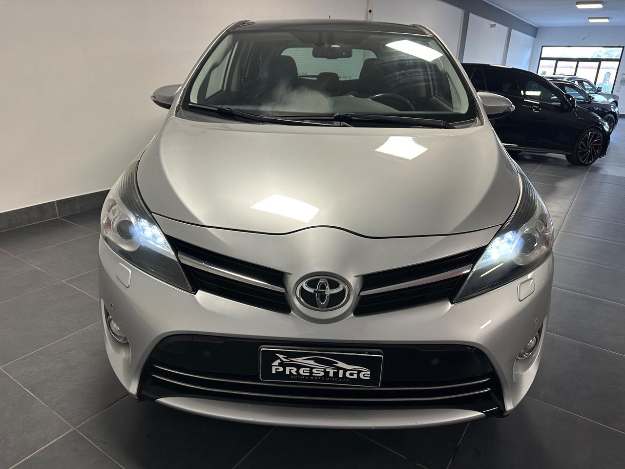 TOYOTA VERSO 1.6 D-4D 110CV GANCIO TRAINO