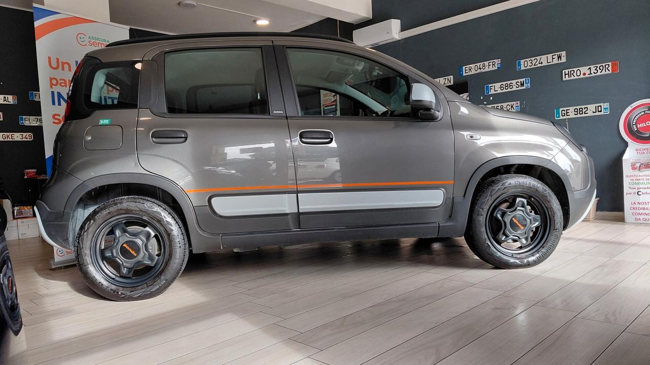 Fiat Panda 1.0 FireFly S&S Hybrid Garmin